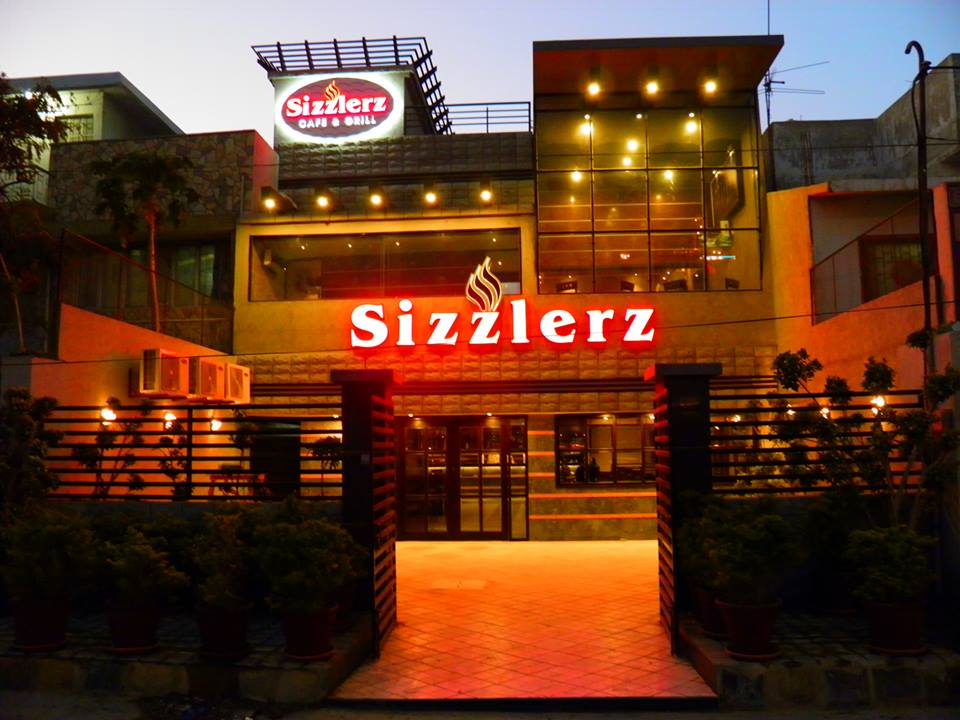 Sizzlerz Cafe And Grill
